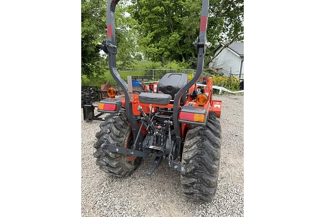 Image of Kubota L3902HST equipment image 3