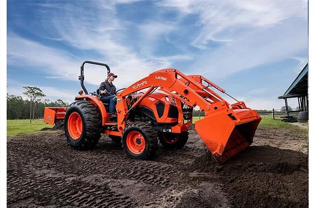 Image of Kubota L2502HST equipment image 4