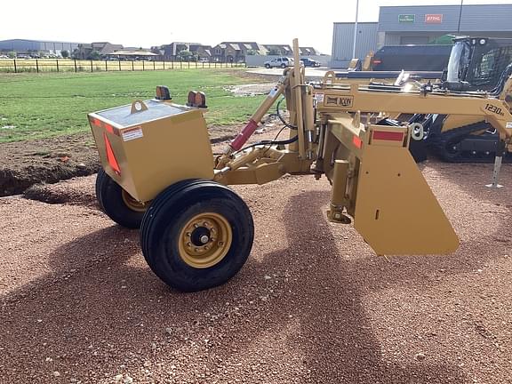 Image of Landoll 1230 equipment image 4