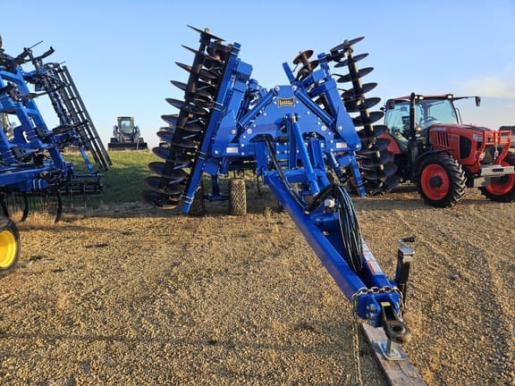 Image of Landoll 2411 equipment image 4