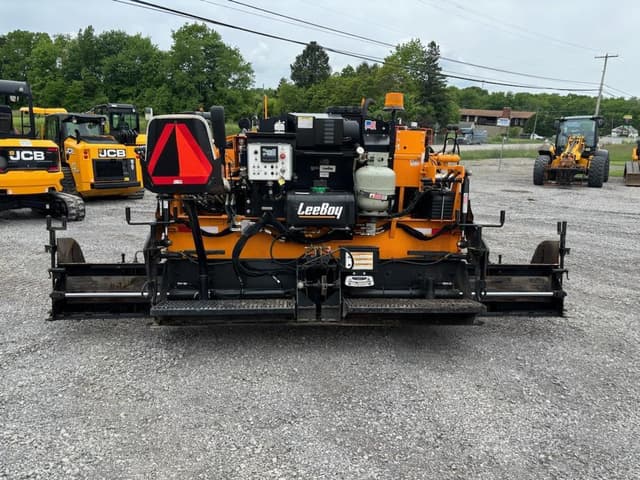 Image of LeeBoy 7000C equipment image 4