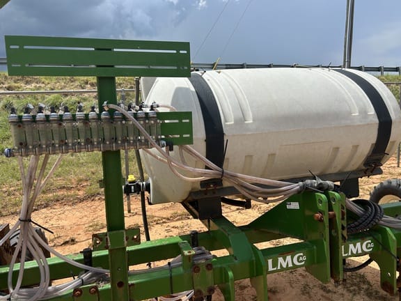 2024 LMC C40012RH Equipment Image0