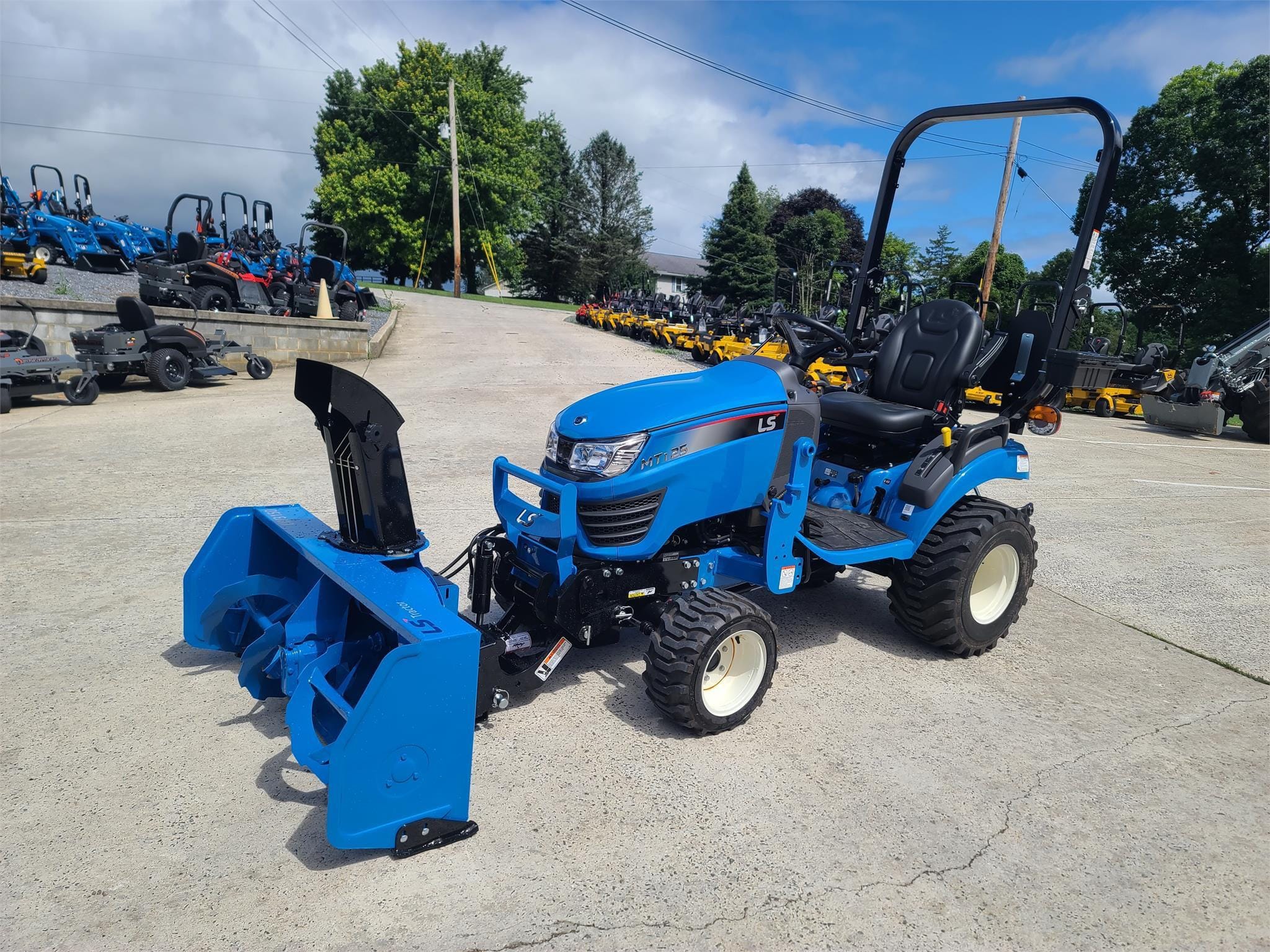 2024 LS MT125 Equipment Image0