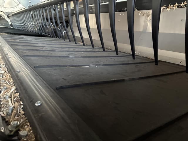 Image of MacDon FD230  equipment image 4