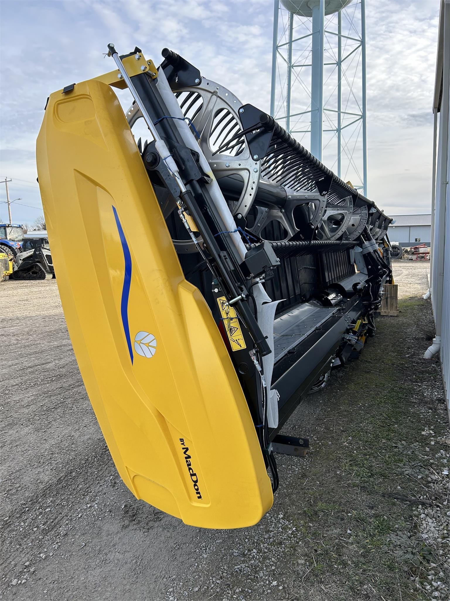 2024 MacDon FD235 Equipment Image0