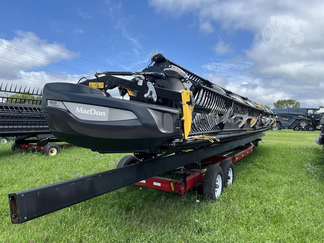 Image of MacDon FD235 Image 1