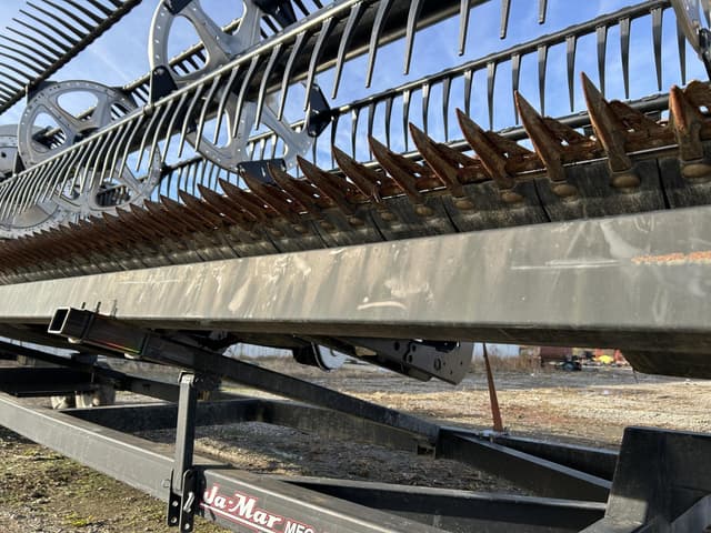 Image of MacDon FD235 equipment image 2