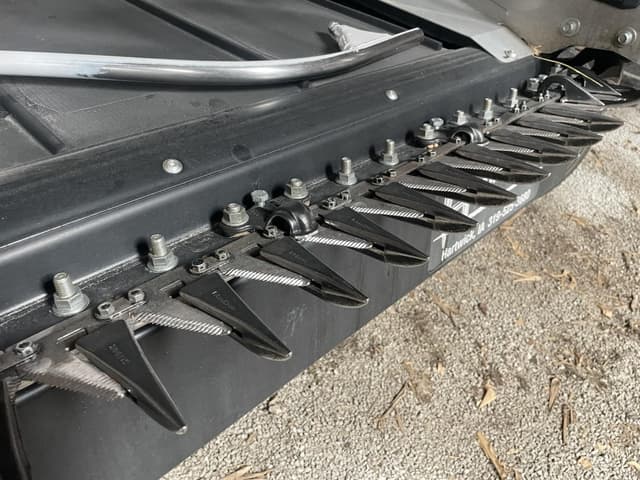 Image of MacDon FD240 equipment image 2