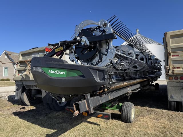 Image of MacDon FD240 equipment image 1