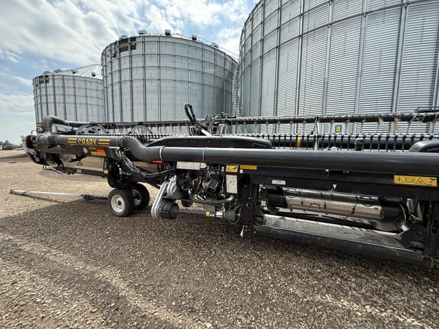 Image of MacDon FD245 equipment image 4