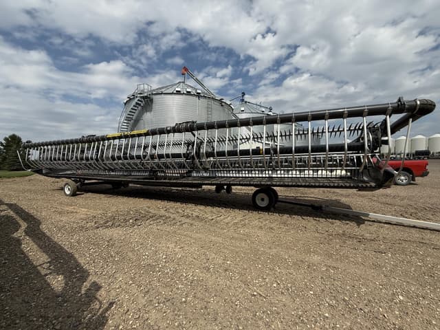 Image of MacDon FD245 equipment image 3