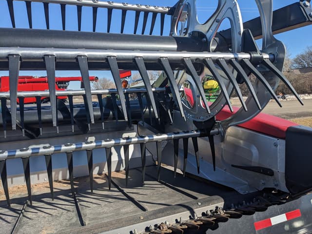 Image of MacDon FD245 equipment image 3