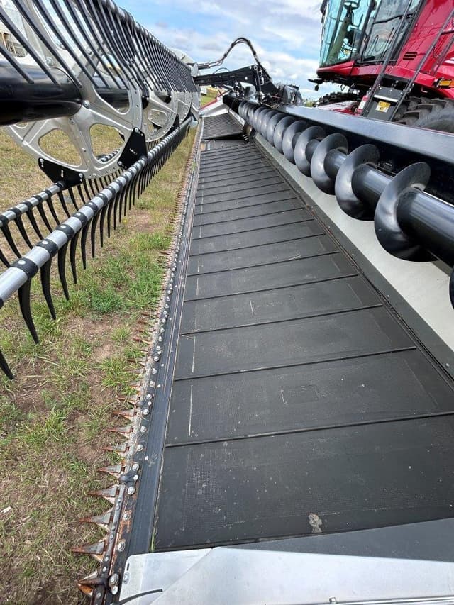 Image of MacDon FD250 equipment image 3