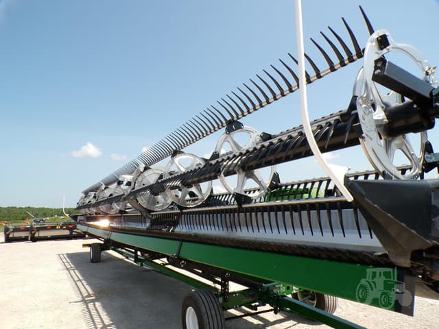 Image of MacDon FD250 equipment image 3