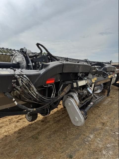 Image of MacDon FD250 equipment image 2