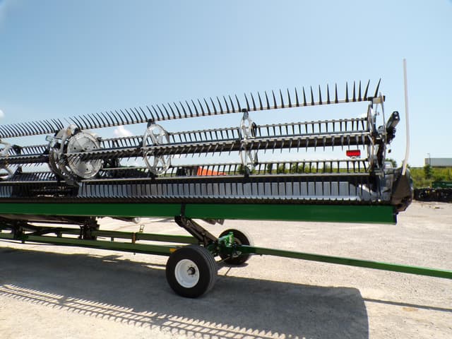 Image of MacDon FD250 equipment image 3