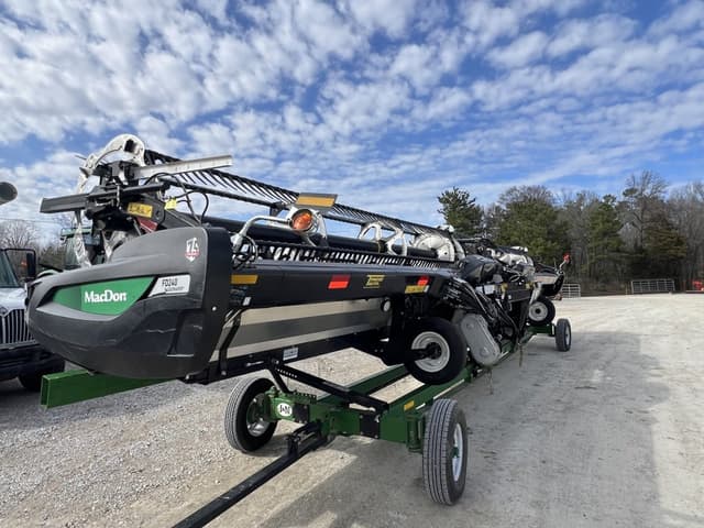 Image of MacDon FD240 equipment image 2