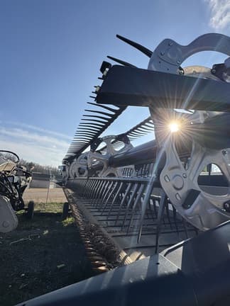 Image of MacDon FD235 equipment image 1