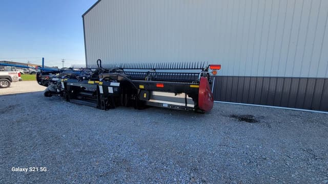 Image of MacDon FD230  equipment image 4