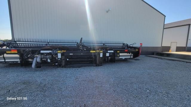 Image of MacDon FD230  equipment image 3