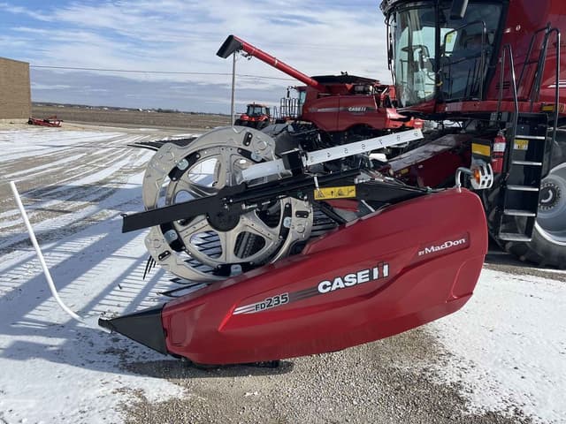 Image of MacDon FD235 equipment image 4