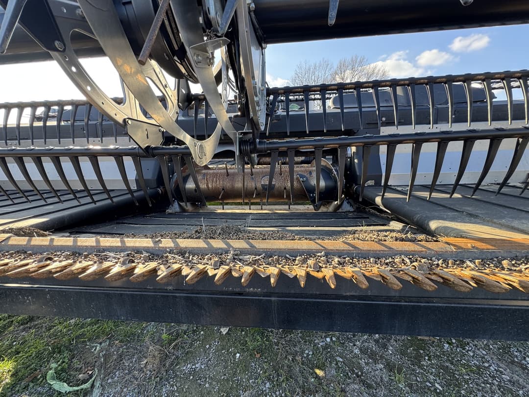 Image of MacDon FD235 Image 1