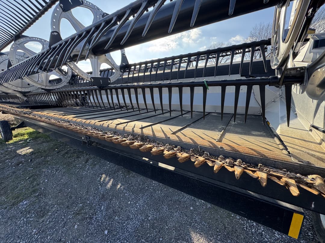 Image of MacDon FD235 Image 1