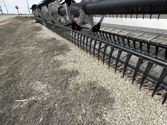 Image of MacDon FD235 equipment image 1