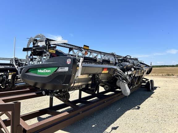 Image of MacDon FD235 equipment image 3