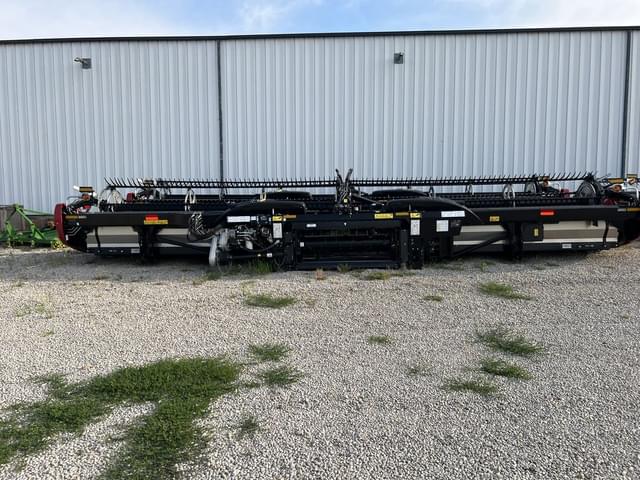 Image of MacDon FD235 equipment image 2