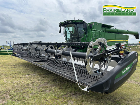 2024 MacDon FD235 Equipment Image0