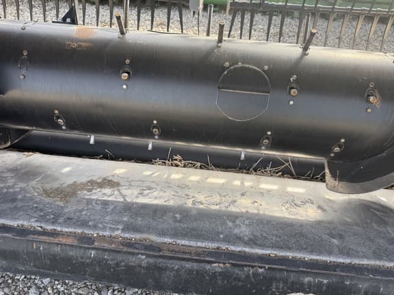 Image of MacDon FD235 equipment image 3