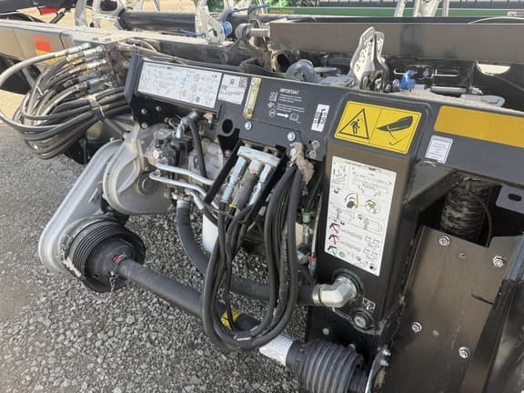 Image of MacDon FD235 equipment image 1