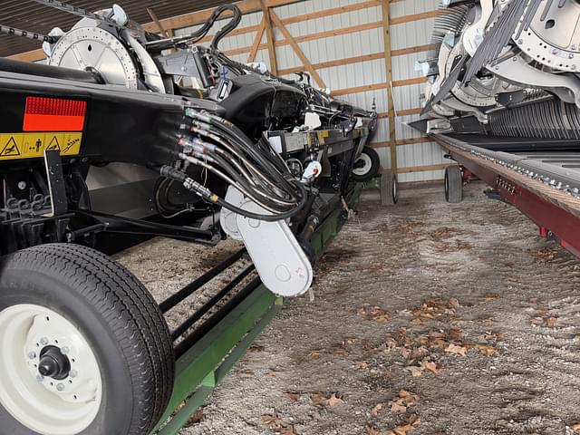Image of MacDon FD240 equipment image 1