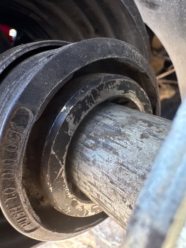 Image of MacDon FD240 equipment image 1