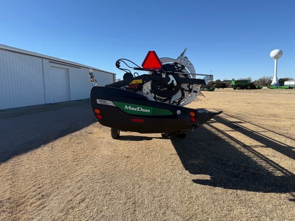 Image of MacDon FD240 equipment image 2