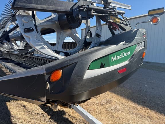 Image of MacDon FD240 equipment image 4