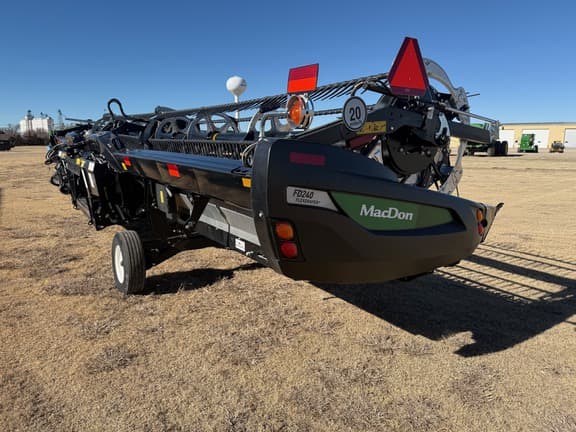 Image of MacDon FD240 equipment image 3