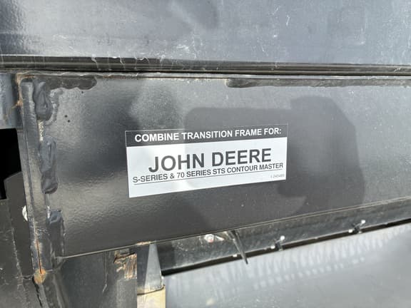 Image of MacDon FD240 equipment image 4