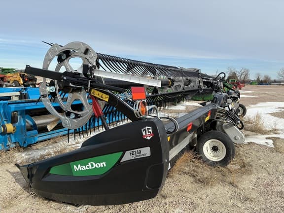 Image of MacDon FD240 equipment image 1