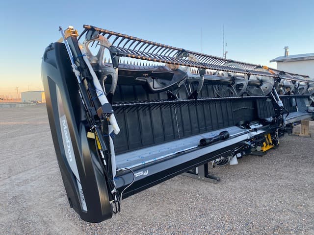 Image of MacDon FD240 equipment image 2