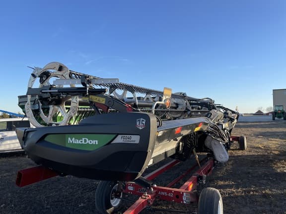 Image of MacDon FD240 equipment image 3