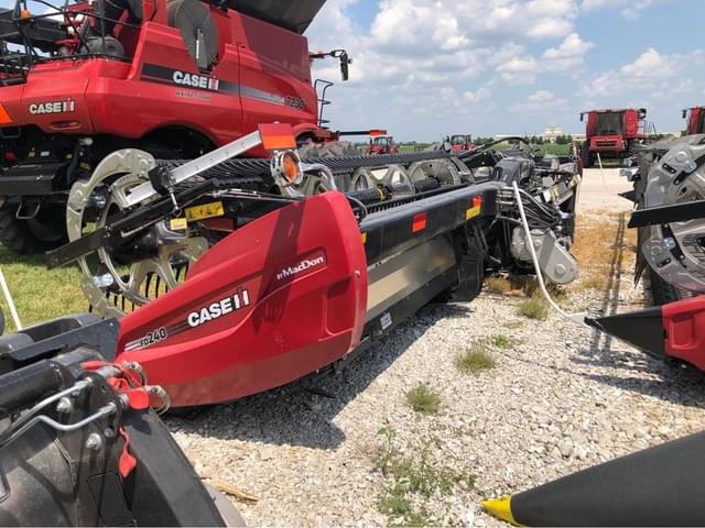 Image of MacDon FD240 equipment image 4