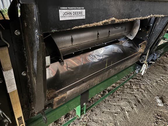Image of MacDon FD245 equipment image 4