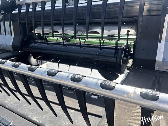 Image of MacDon FD250 equipment image 3