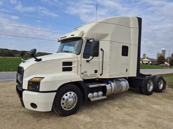 Main image Mack AN64T