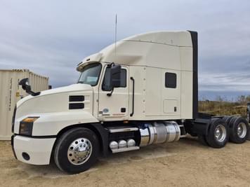 Main image Mack AN64T