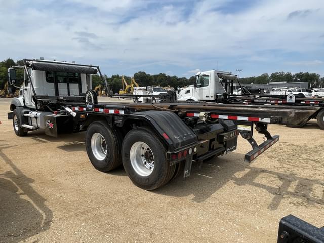 Image of Mack GR64B equipment image 1