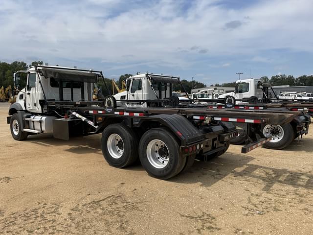 Image of Mack GR64B equipment image 1