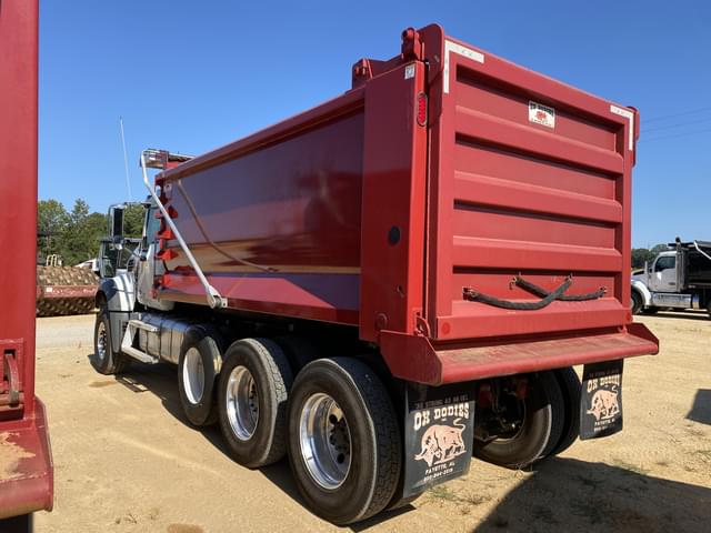 Image of Mack GR64F equipment image 1